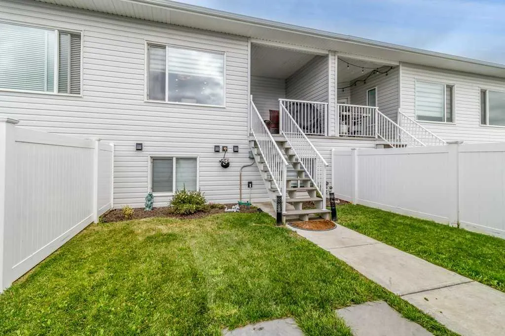 69 Ellington Crescent