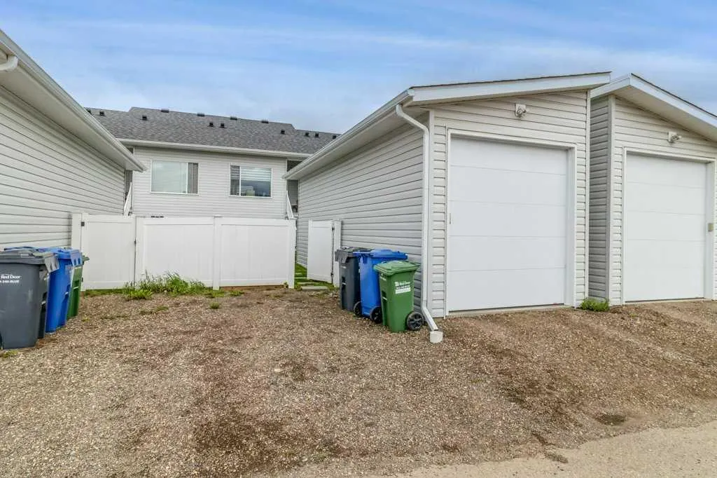 69 Ellington Crescent