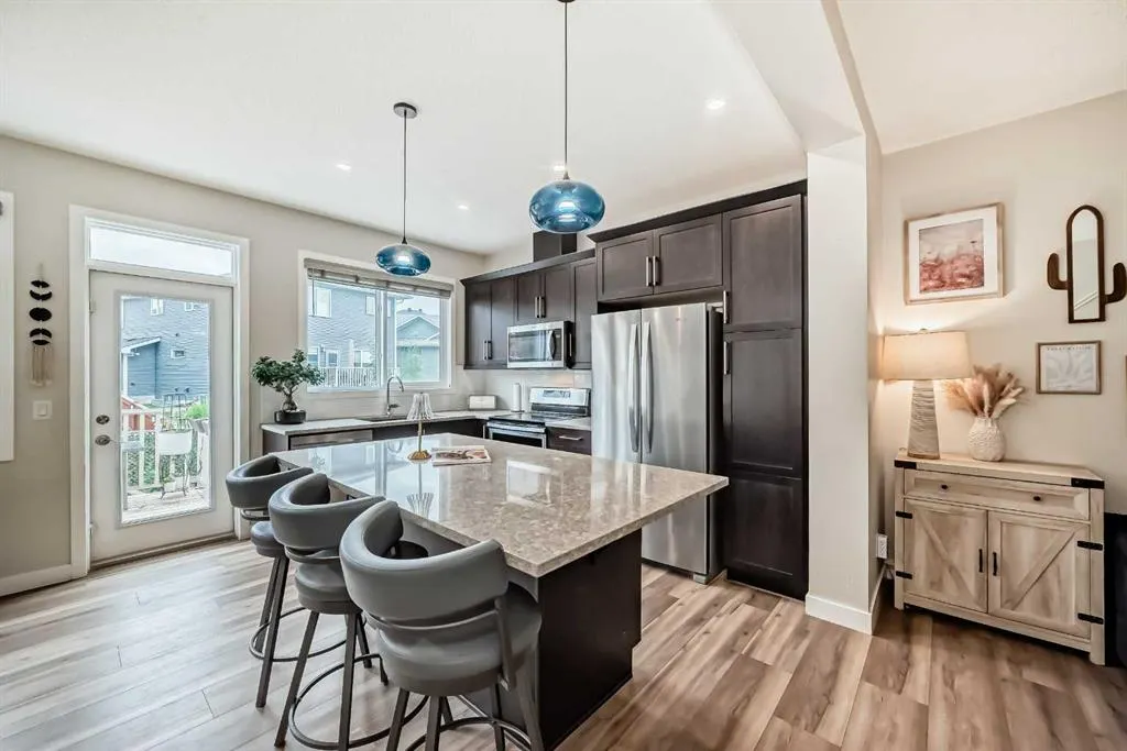 106 Kingfisher Crescent SE