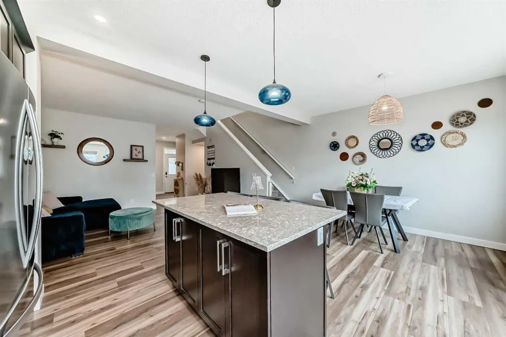 106 Kingfisher Crescent SE