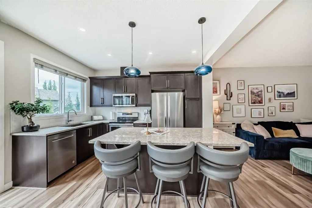 106 Kingfisher Crescent SE