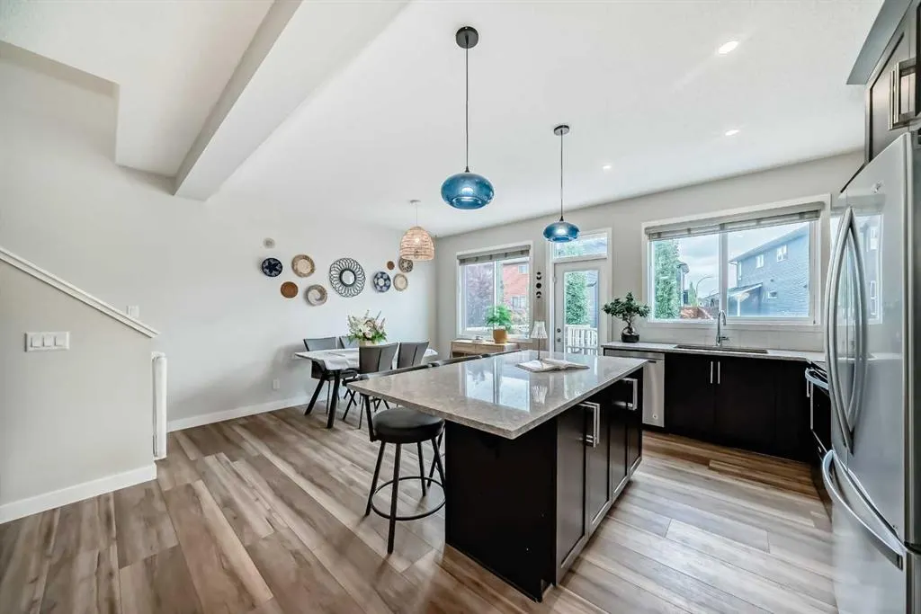106 Kingfisher Crescent SE