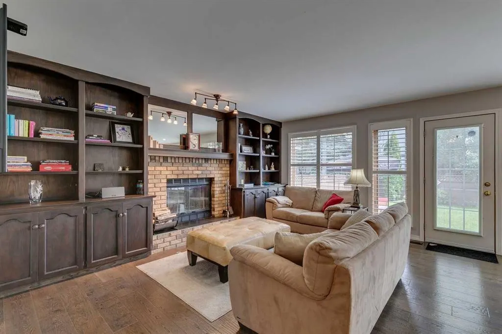 2108 Douglasbank Crescent SE