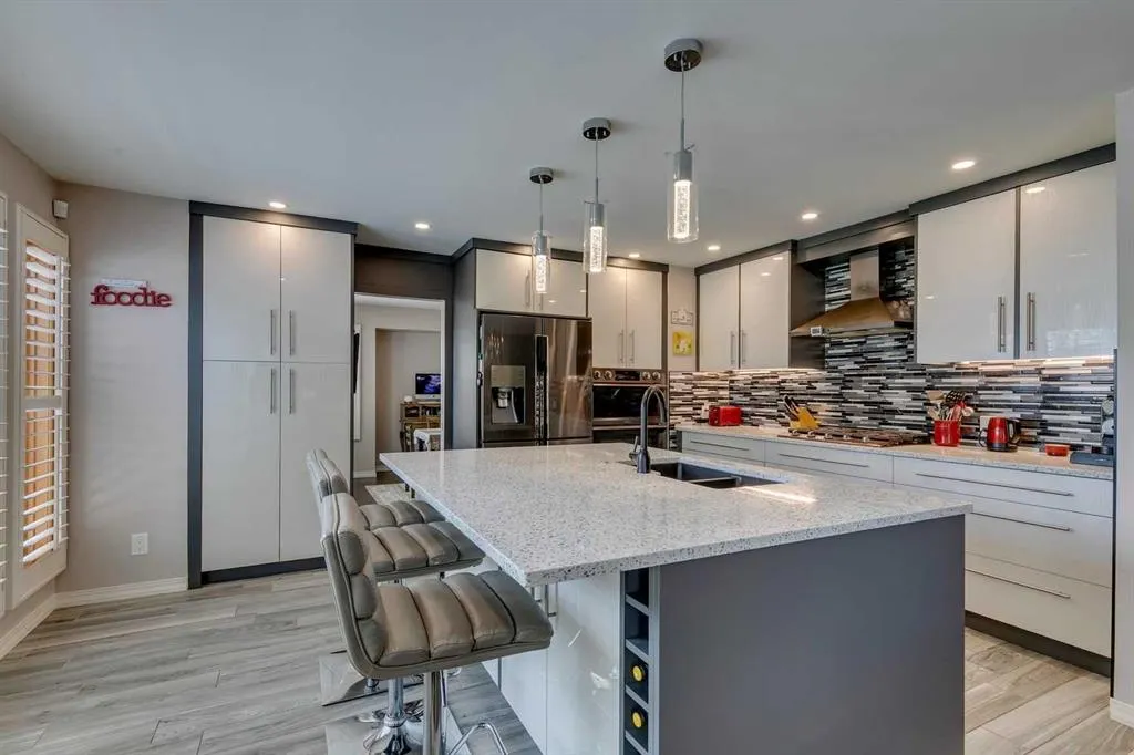 2108 Douglasbank Crescent SE