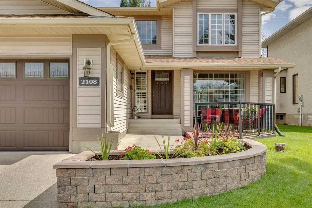 2108 Douglasbank Crescent SE