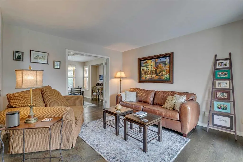 2108 Douglasbank Crescent SE