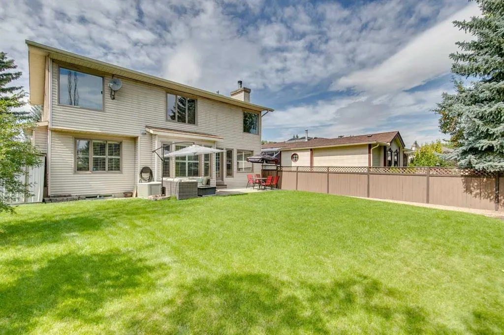 2108 Douglasbank Crescent SE
