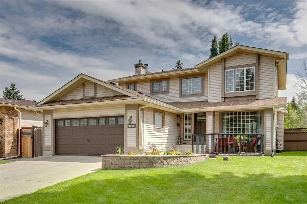 2108 Douglasbank Crescent SE
