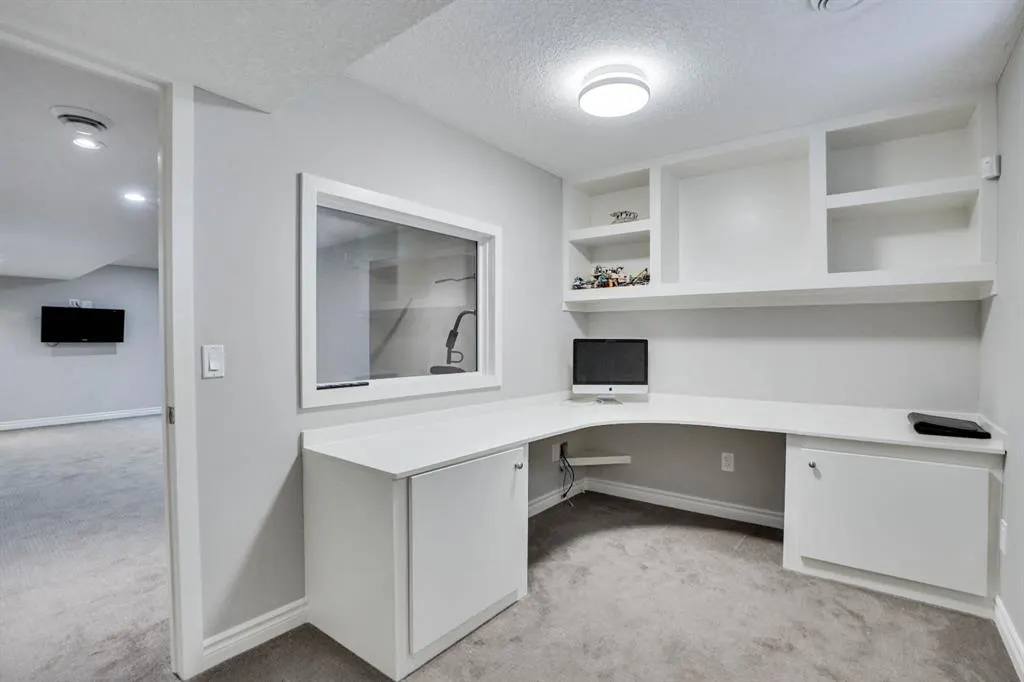 117 Hawkmere Place
