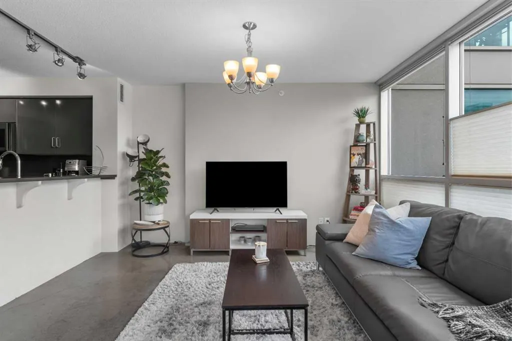 188 15 Avenue SW, #207