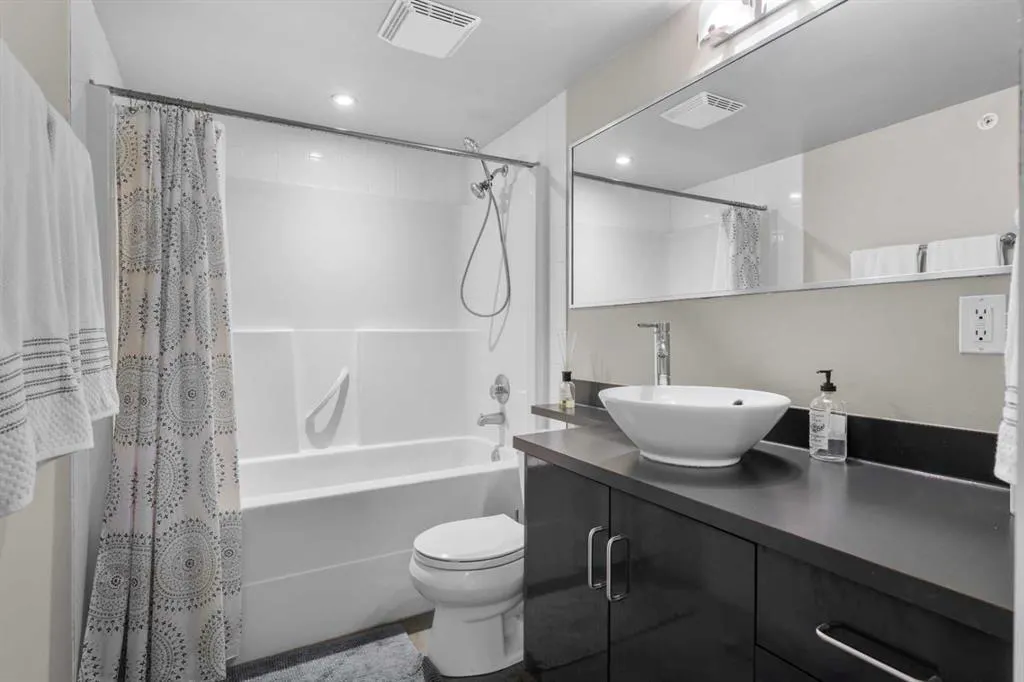 188 15 Avenue SW, #207