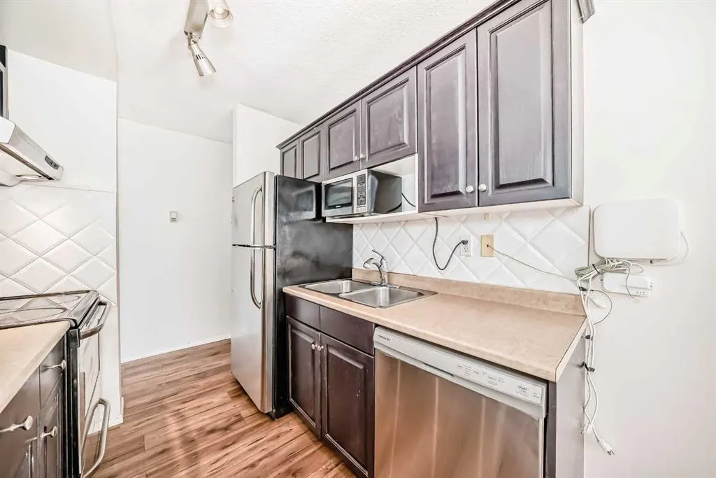 320 24 Avenue SW, #408