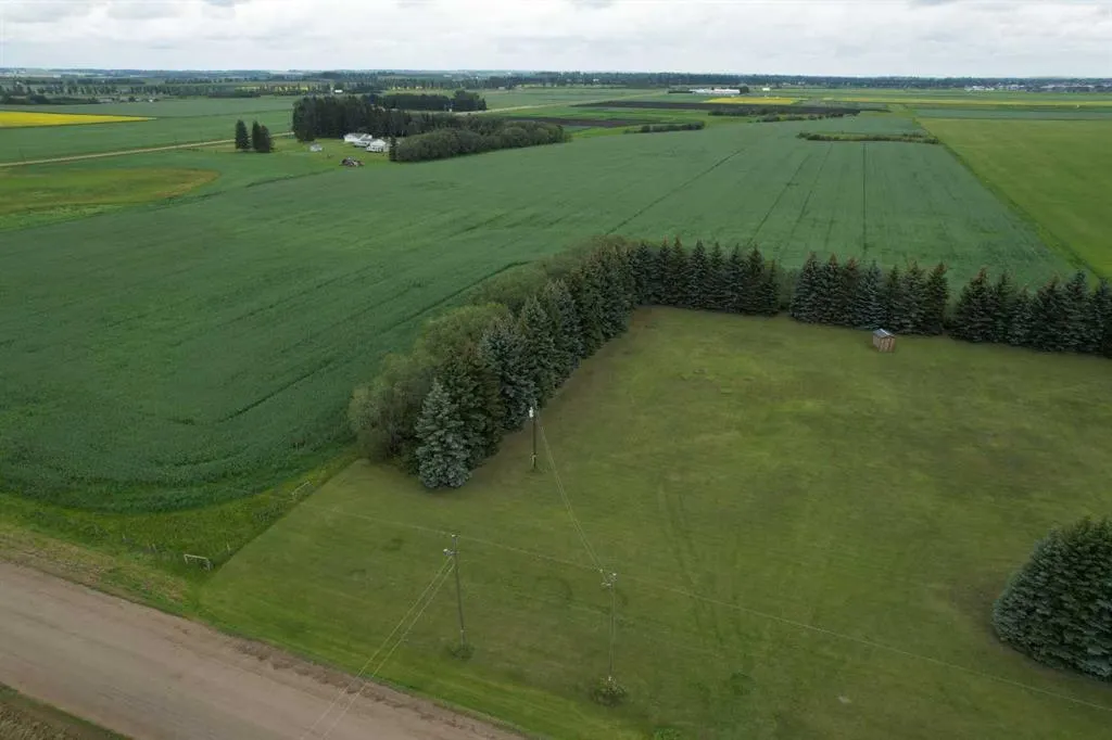 26526 Township Road 402