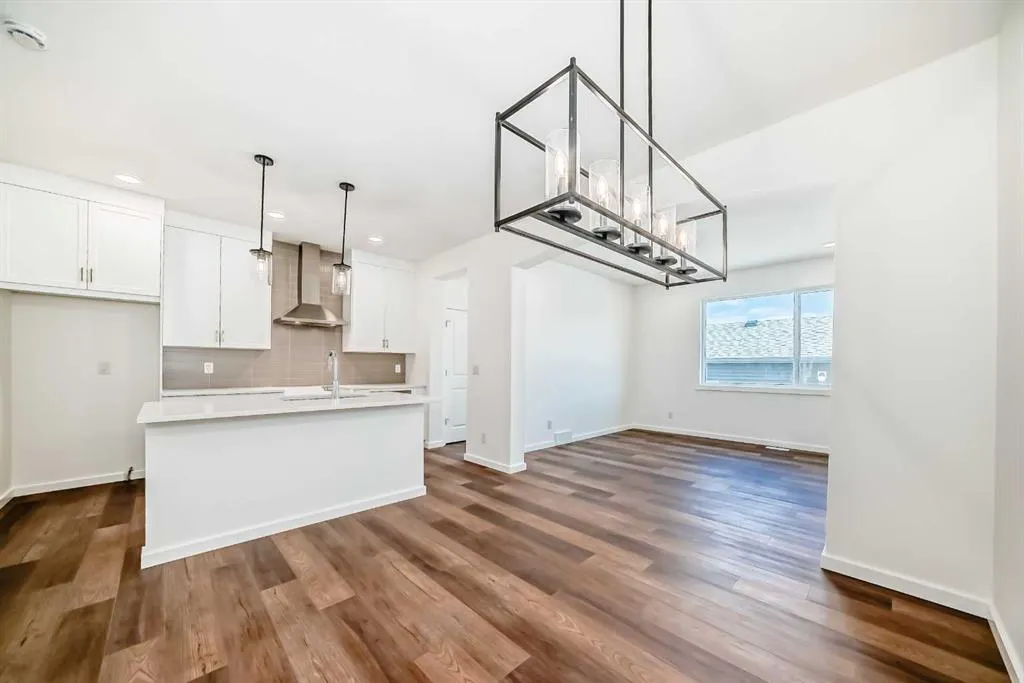 92 Bartlett Crescent SE