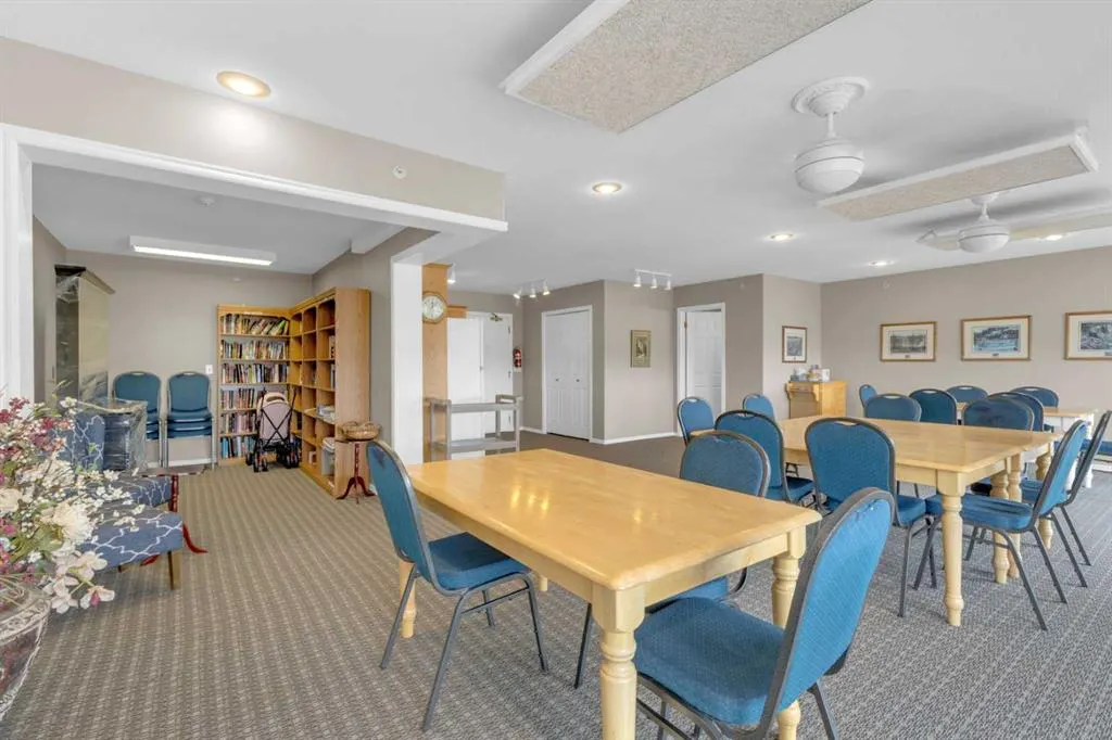 6118 53 Avenue, #408
