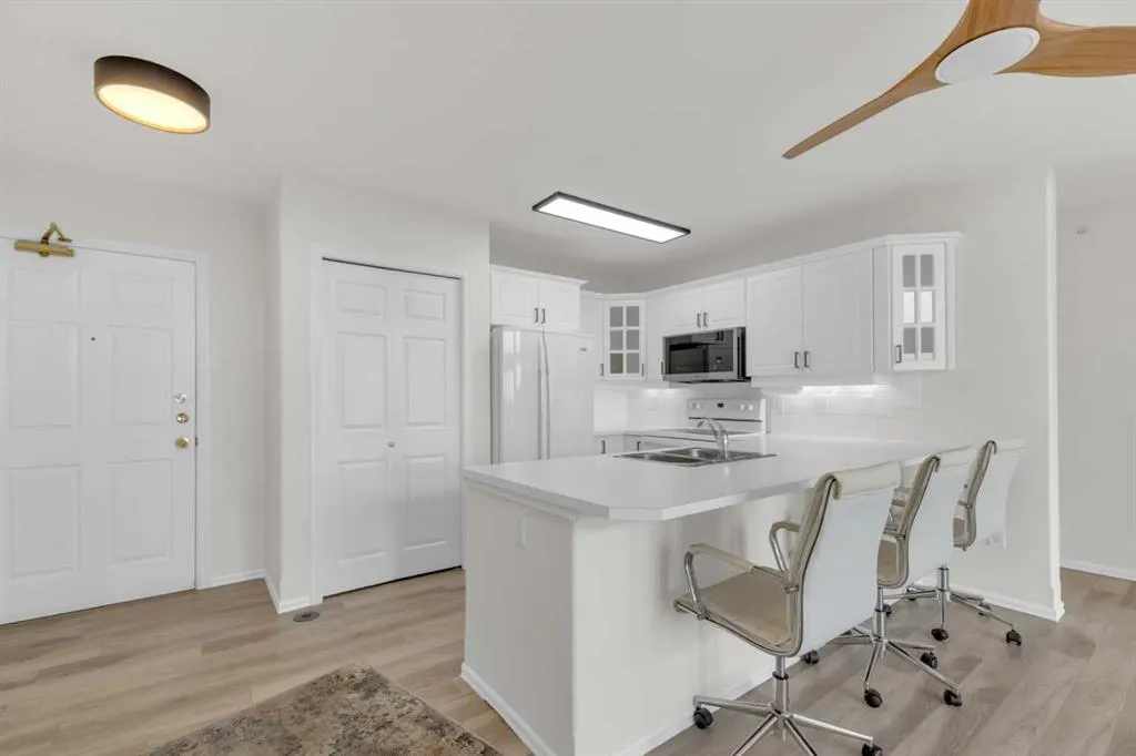 6118 53 Avenue, #408