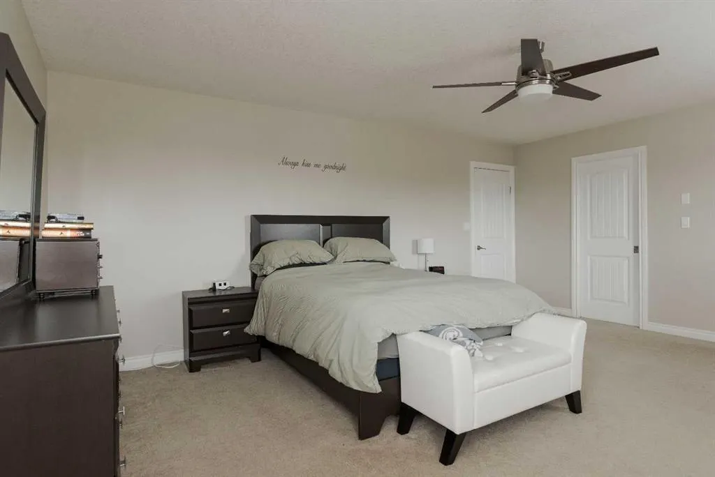 233 Lynx Crescent