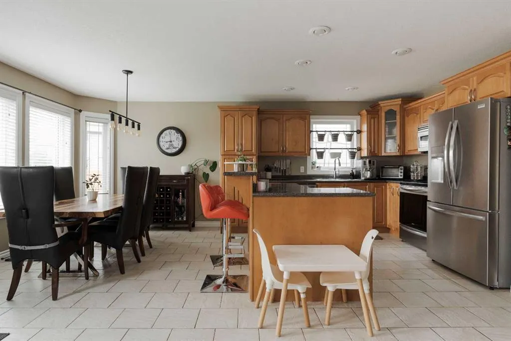 233 Lynx Crescent