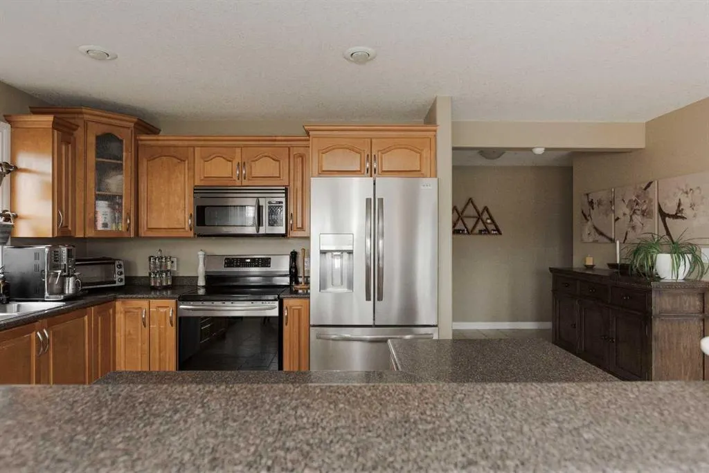 233 Lynx Crescent