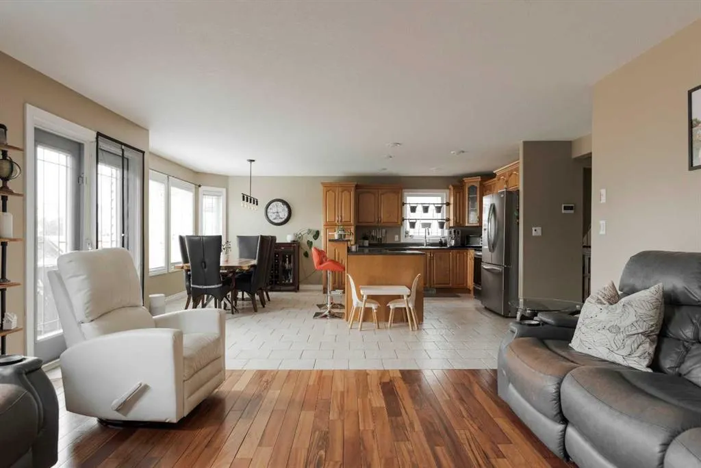 233 Lynx Crescent