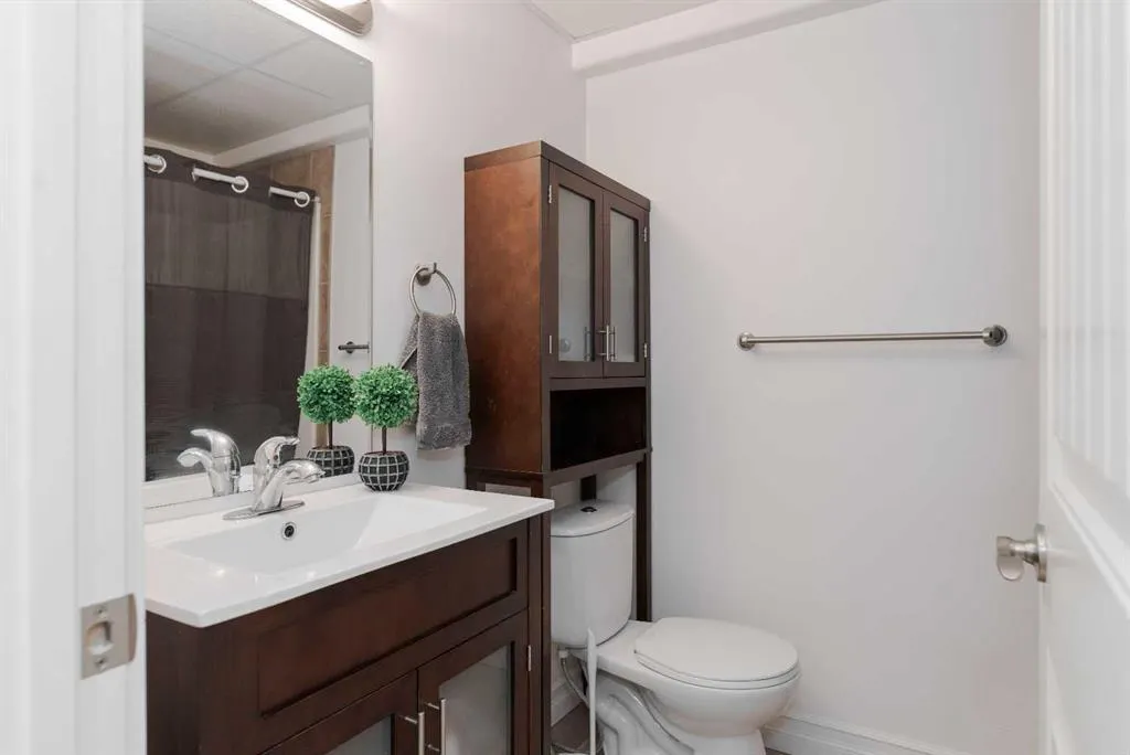 233 Lynx Crescent