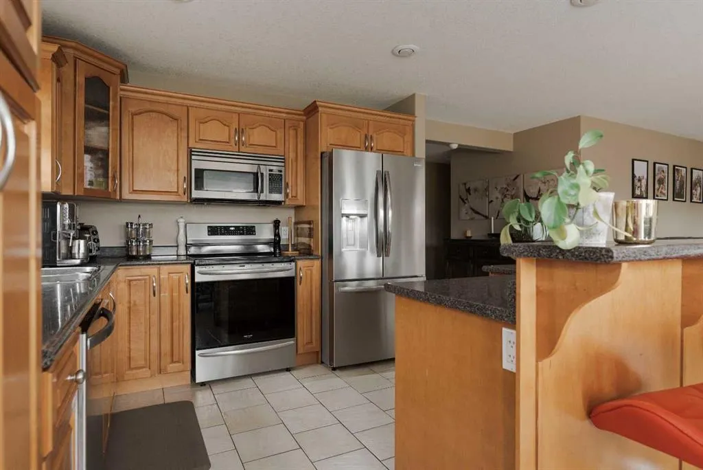 233 Lynx Crescent