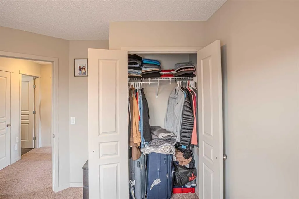 4 Copperpond Parade SE
