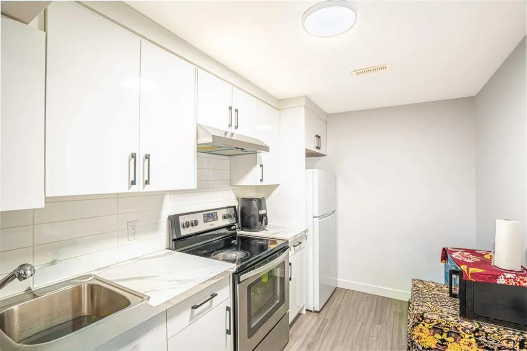 4 Copperpond Parade SE