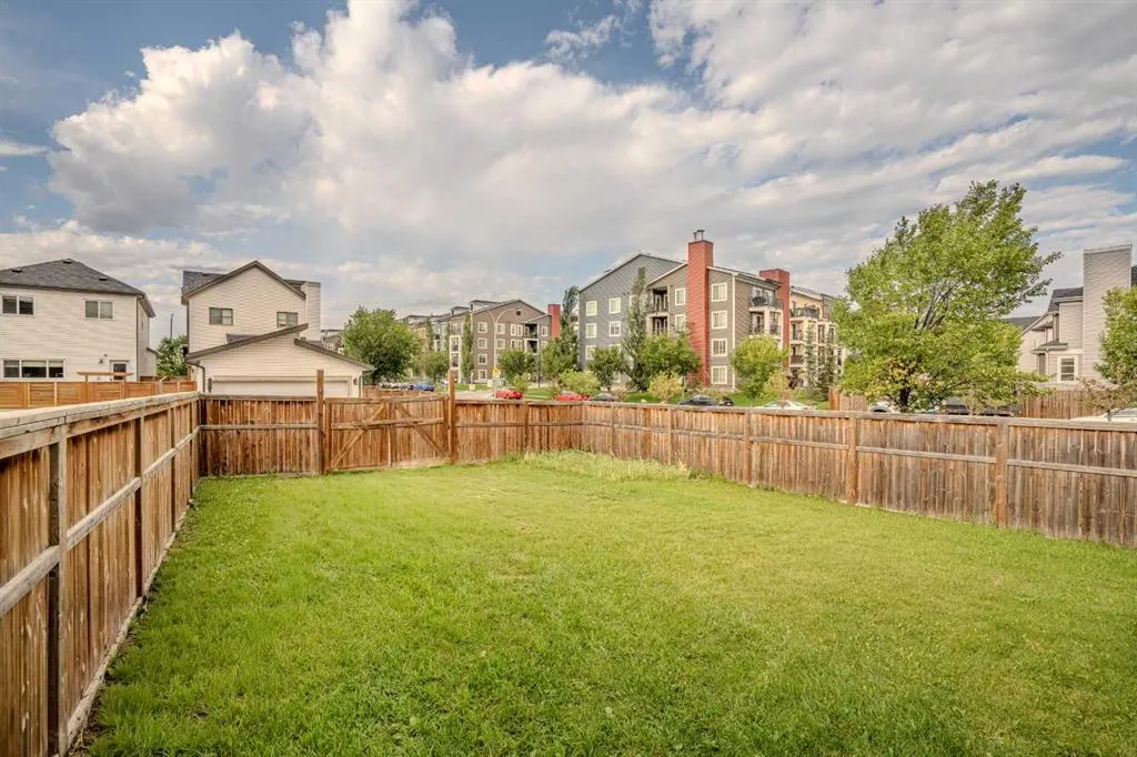 4 Copperpond Parade SE
