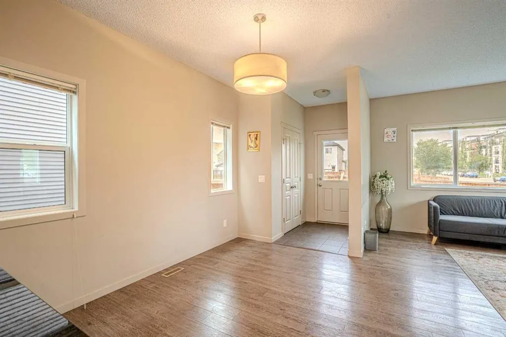 4 Copperpond Parade SE