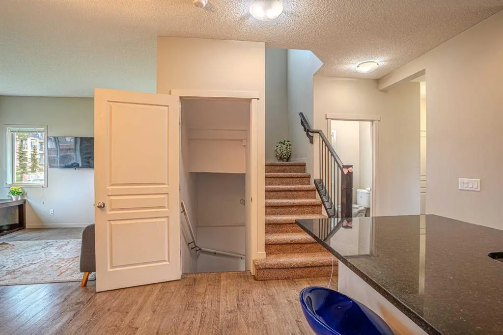 4 Copperpond Parade SE