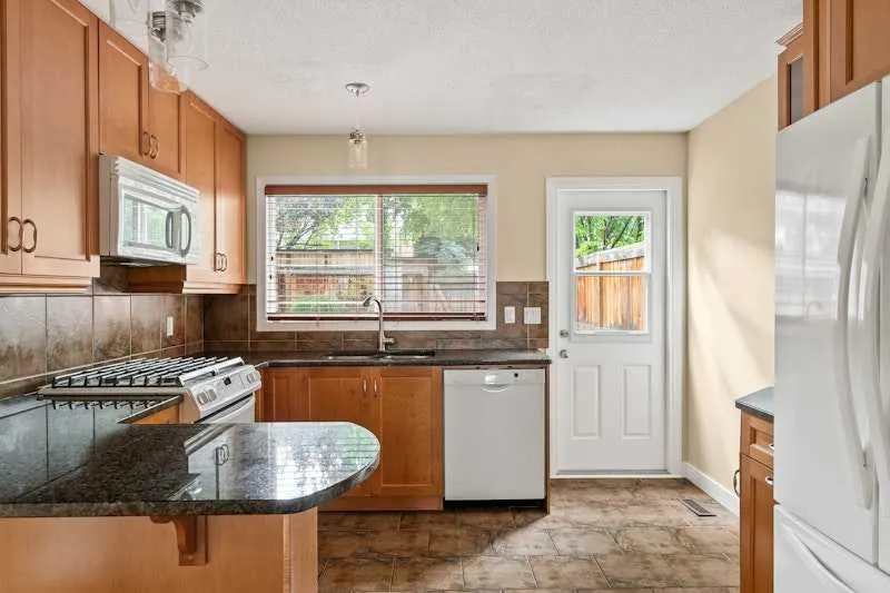 2815 Palliser Drive SW, #23