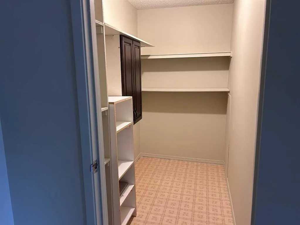 617 56 Avenue SW, #307