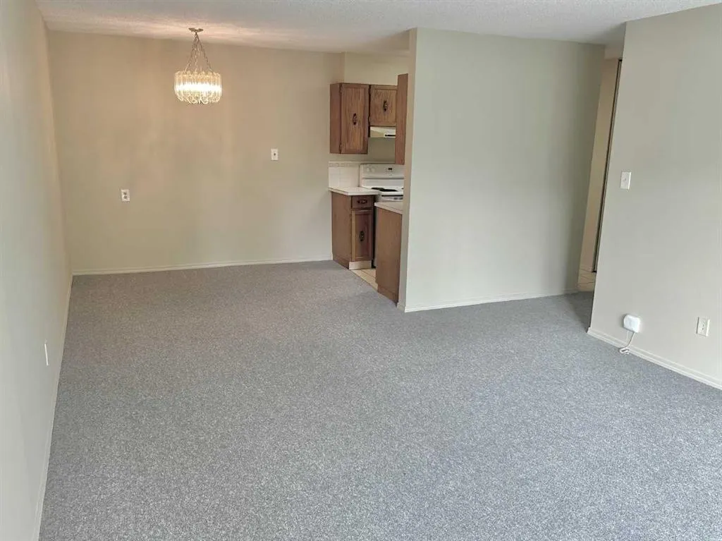 617 56 Avenue SW, #307