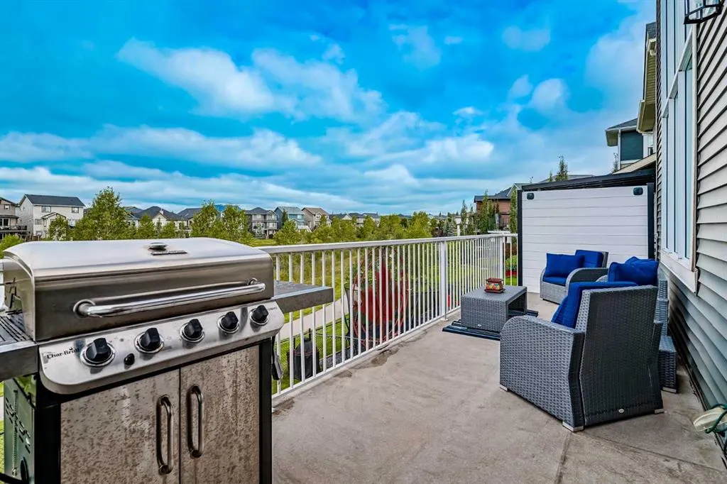 225 Kingsmere Cove SE