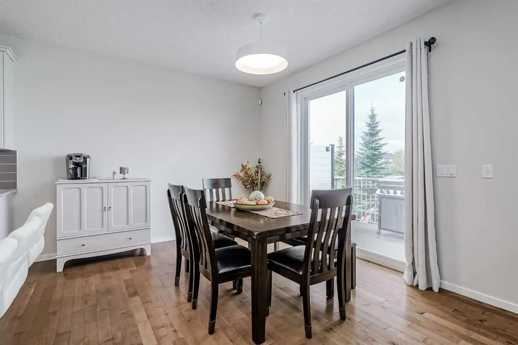 225 Kingsmere Cove SE