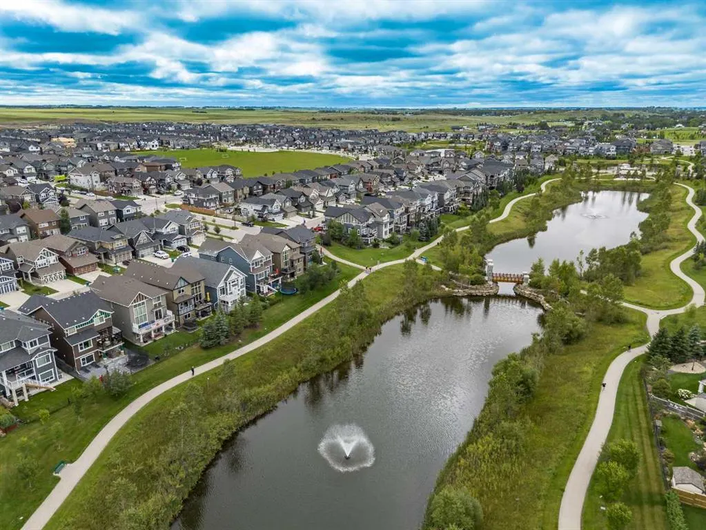 225 Kingsmere Cove SE