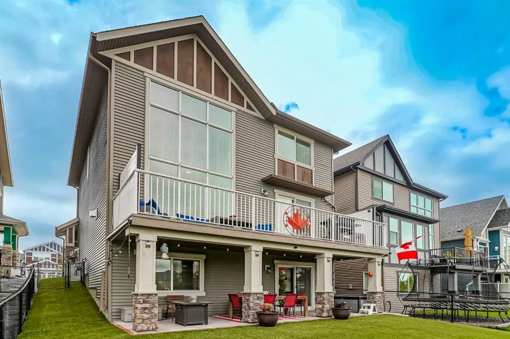 225 Kingsmere Cove SE