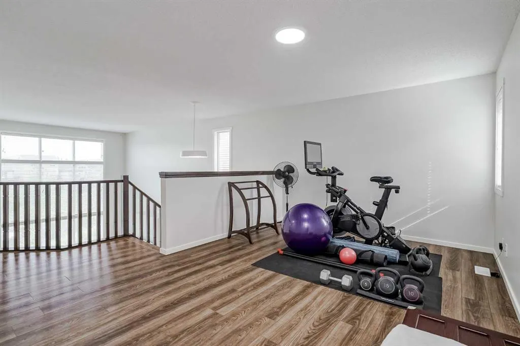 225 Kingsmere Cove SE