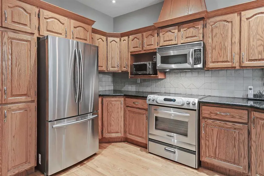 232 Scimitar Bay NW
