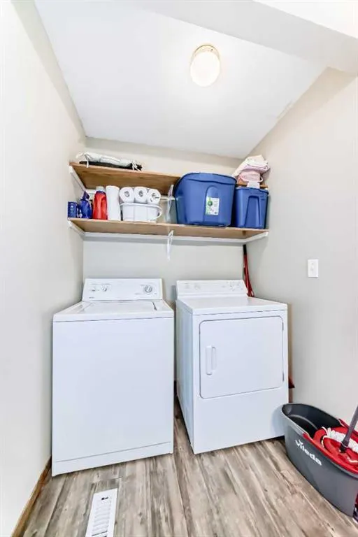 25 Lakeview Close