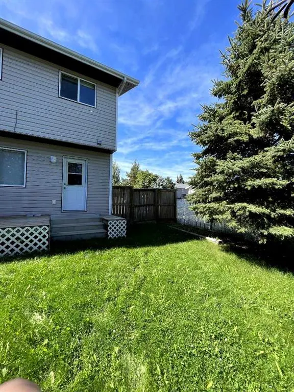 25 Lakeview Close