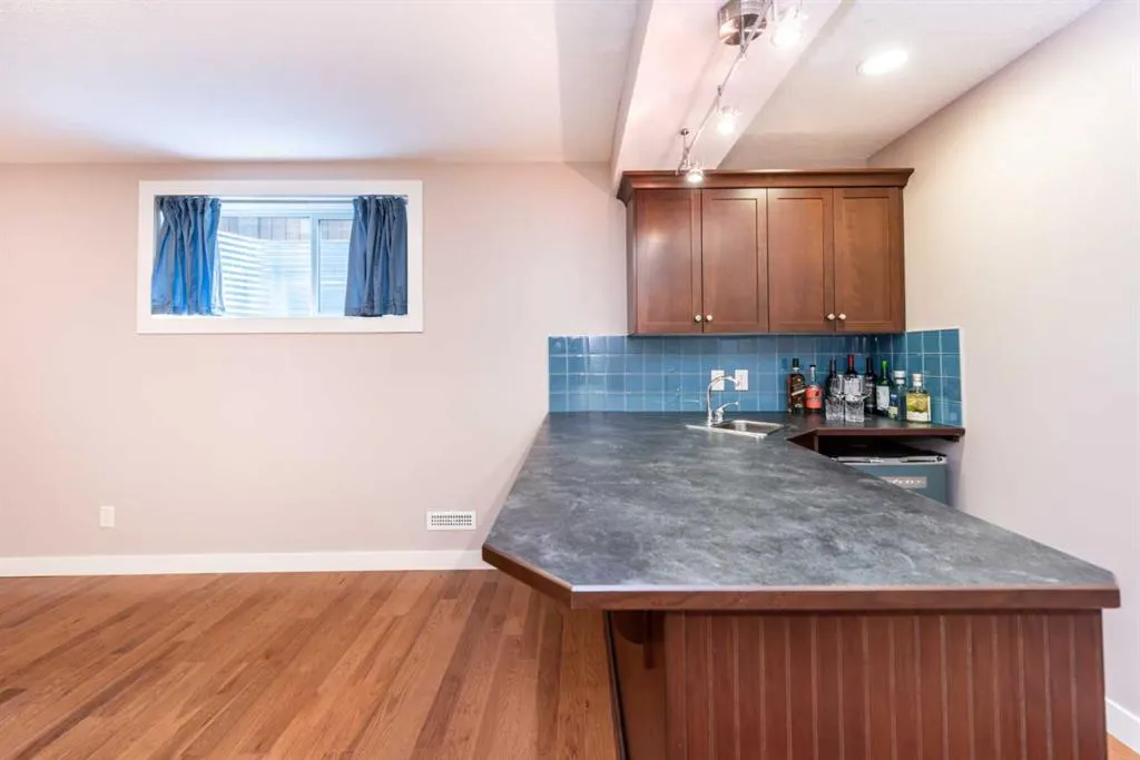 122 Tuscany Glen Place NW