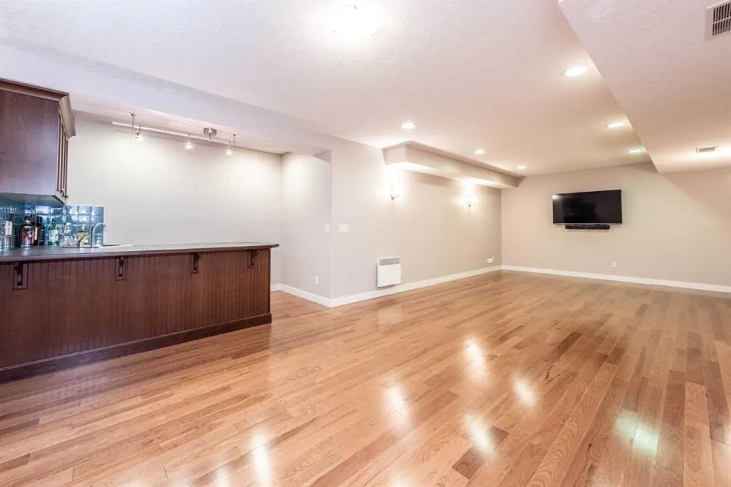 122 Tuscany Glen Place NW