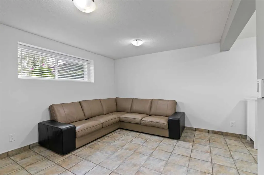 48 Shawcliffe Place SW