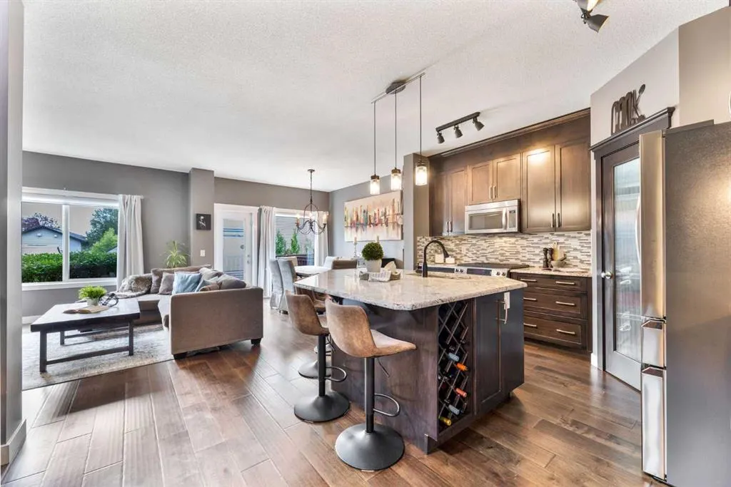 112 Kingsbridge Way