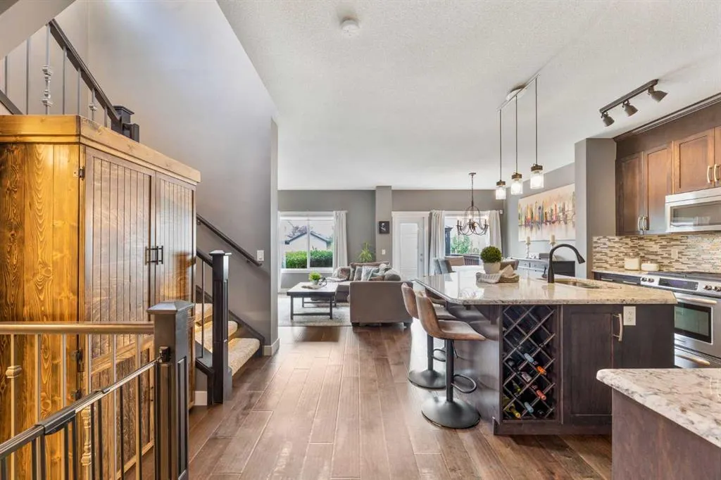 112 Kingsbridge Way