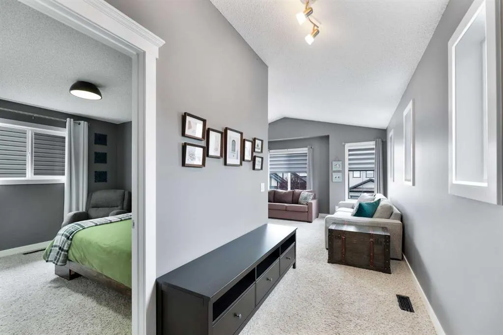 112 Kingsbridge Way