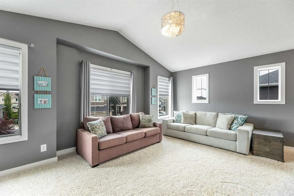 112 Kingsbridge Way