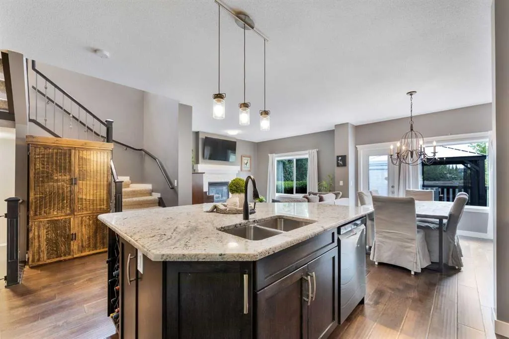 112 Kingsbridge Way